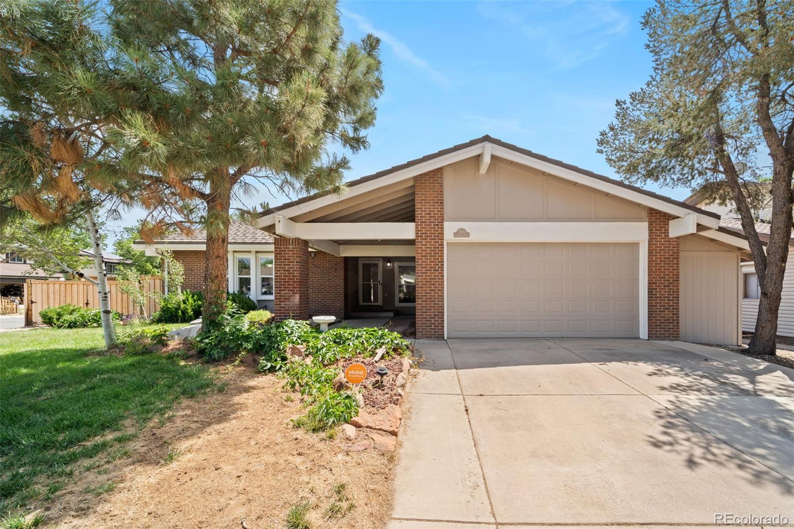 Mission Viejo Aurora Home | MLS #: 41513913702 S Mission Parkway, Aurora Beds: 5 Baths: 3 Price: $625,000