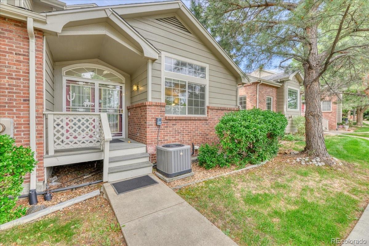 Arvada Condo / Townhome | MLS #: 68321787911  Flower Street B, Arvada Beds: 2 Baths: 4 Price: $515,000