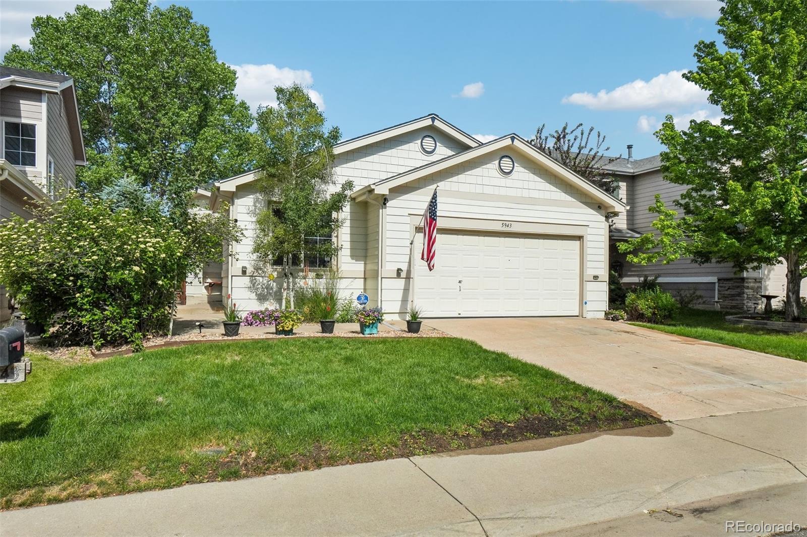  Aurora Home | MLS #: 78865425943 S Waco Court, Aurora Beds: 2 Baths: 2 Price: $549,900