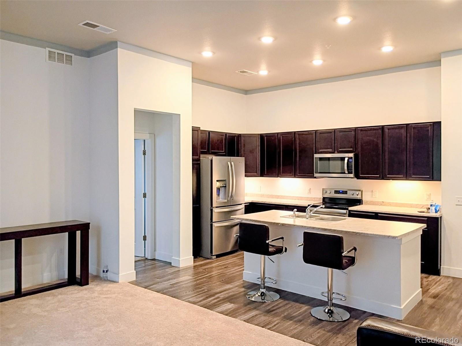  Aurora Condo / Townhome | MLS #: 804472814301 E Tennessee ave Avenue 109, Aurora Beds: 2 Baths: 2 Price: $269,000