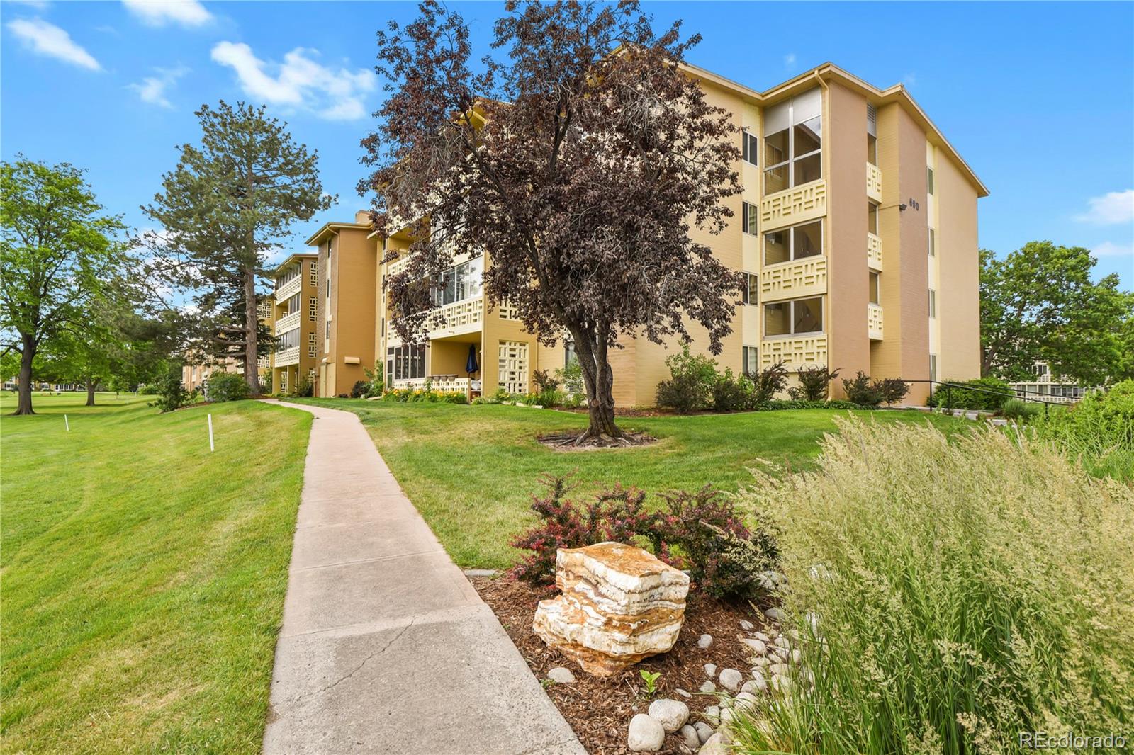  Denver Condo / Townhome | MLS #: 5110788690 S Alton Way 6B, Denver Beds: 1 Baths: 1 Price: $165,000