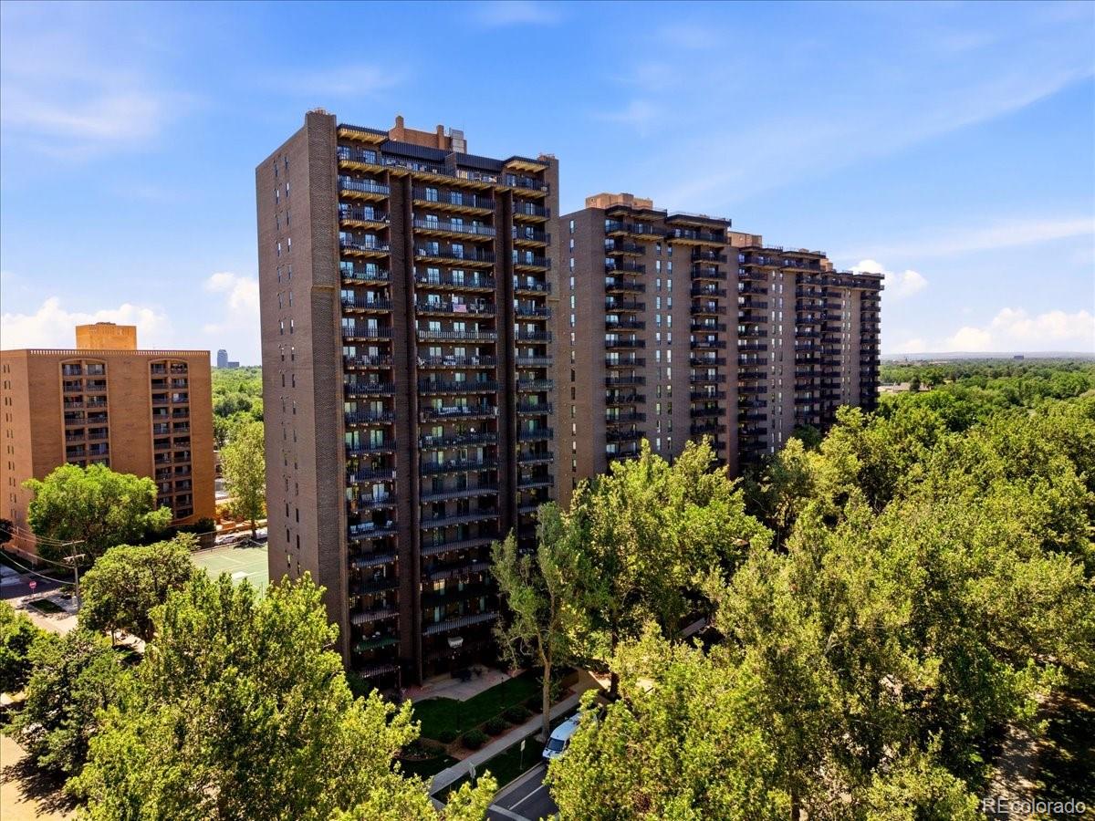 Denver Condo / Townhome | MLS #: 8249927420 S Marion Parkway 1303, Denver Beds: 2 Baths: 3 Price: $950,000