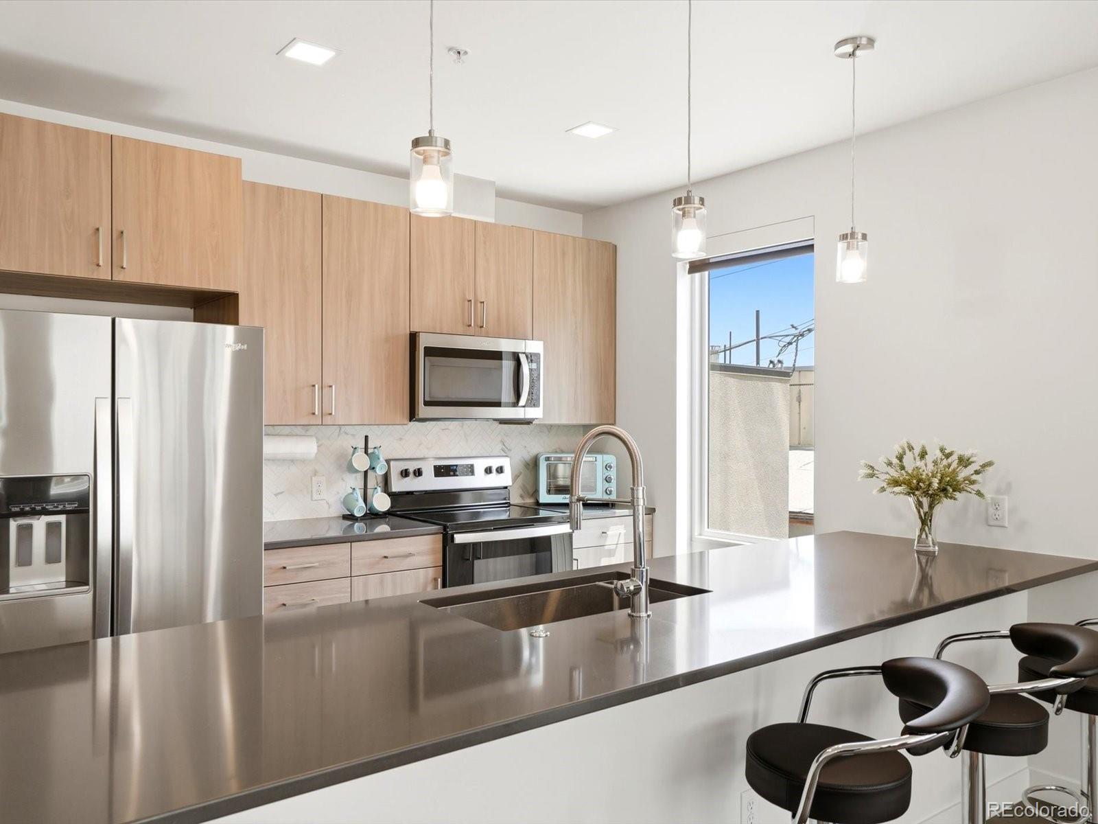  Denver Condo / Townhome | MLS #: 46581511898 S Bannock Street 212, Denver Beds: 1 Baths: 1 Price: $395,000
