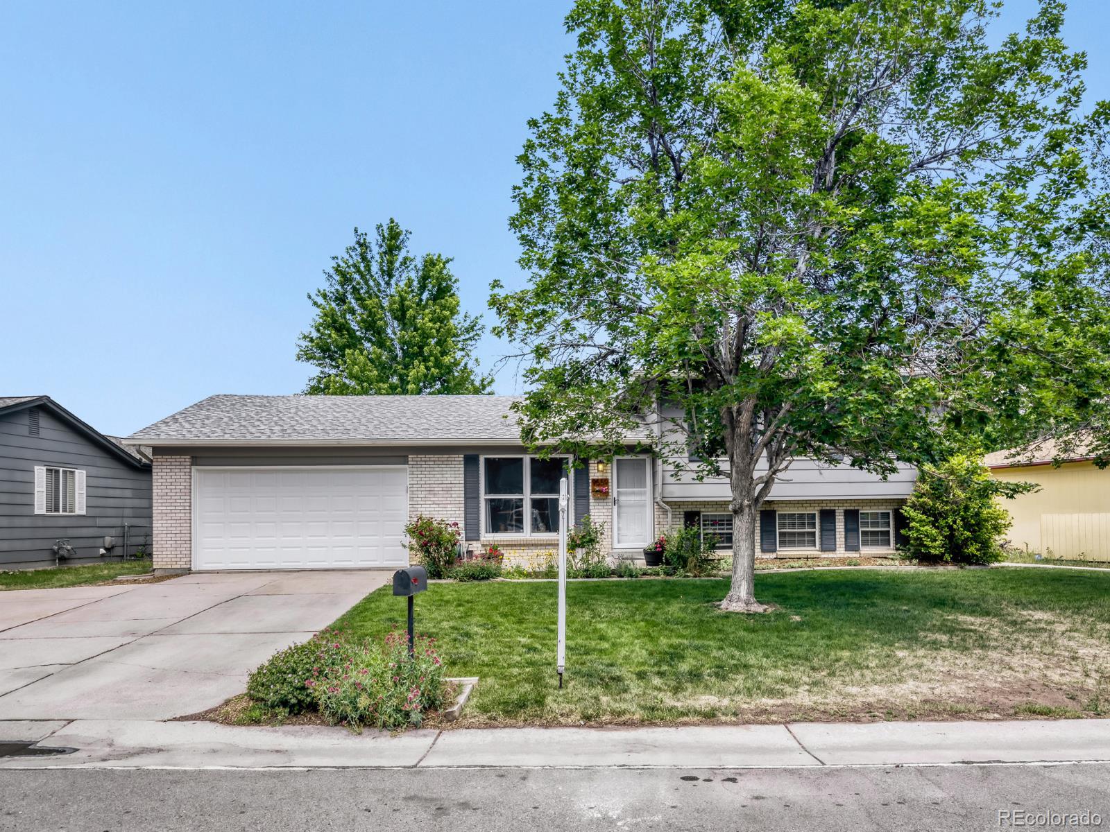  Lakewood Home | MLS #: 91326389559 W Eureka Place, Lakewood Beds: 4 Baths: 2 Price: $599,000