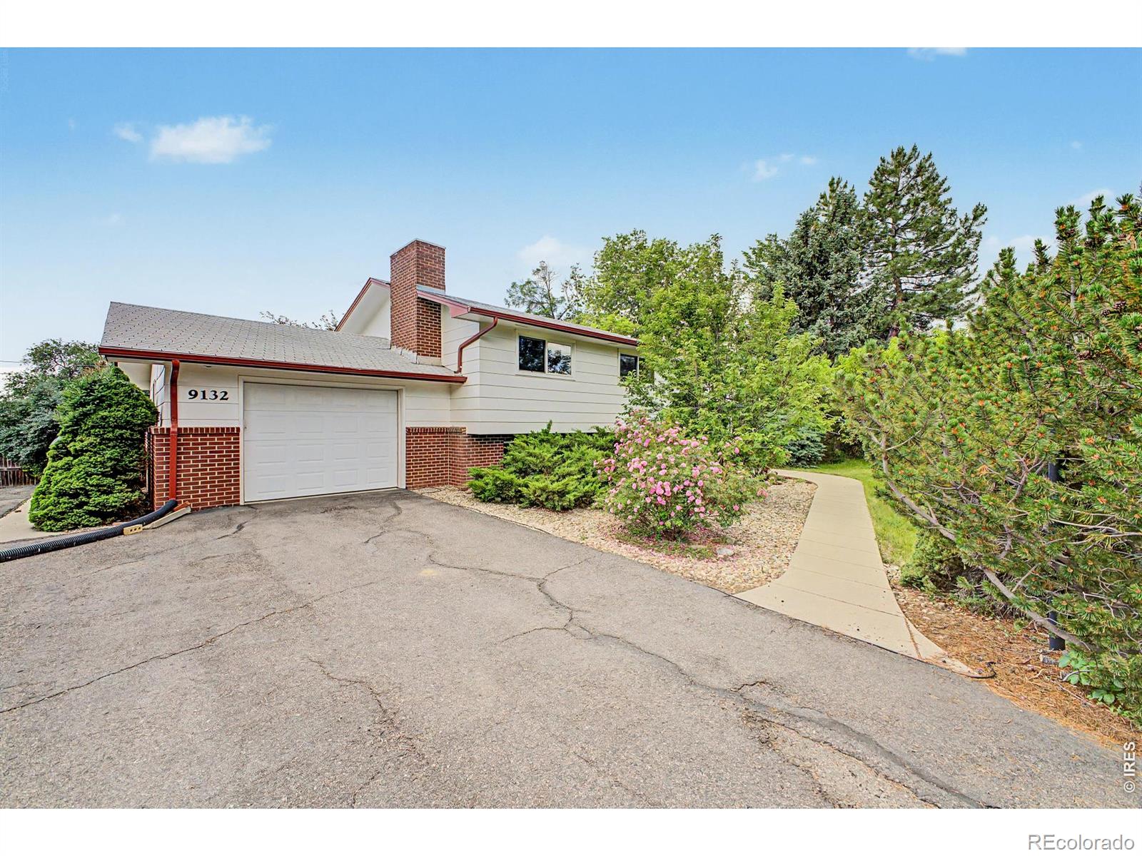  Longmont Home | MLS #: 45678910614439132  Jotipa Drive, Longmont Beds: 4 Baths: 2 Price: $725,000