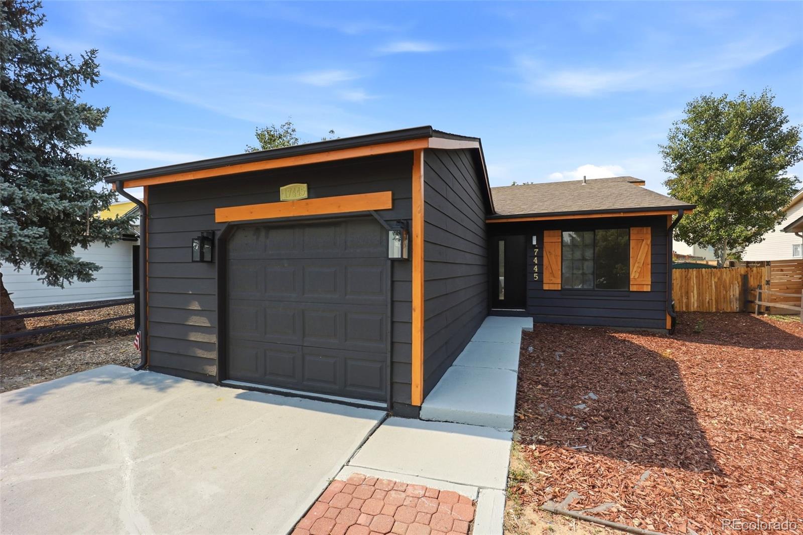 aurora&nbsp; House Search Picture