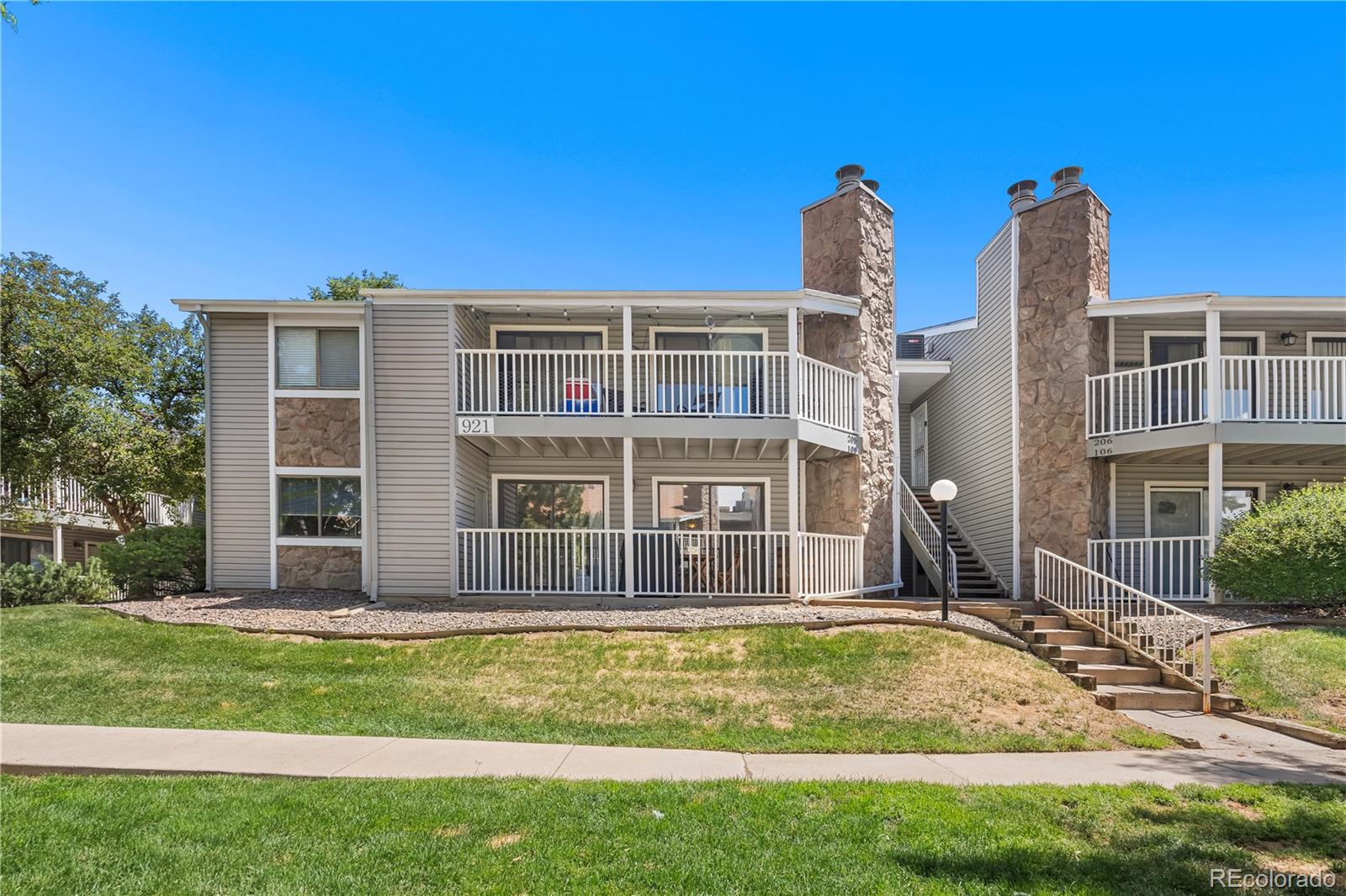  Aurora Condo / Townhome | MLS #: 6089676921 S Walden Street 105, Aurora Beds: 2 Baths: 2 Price: $212,000