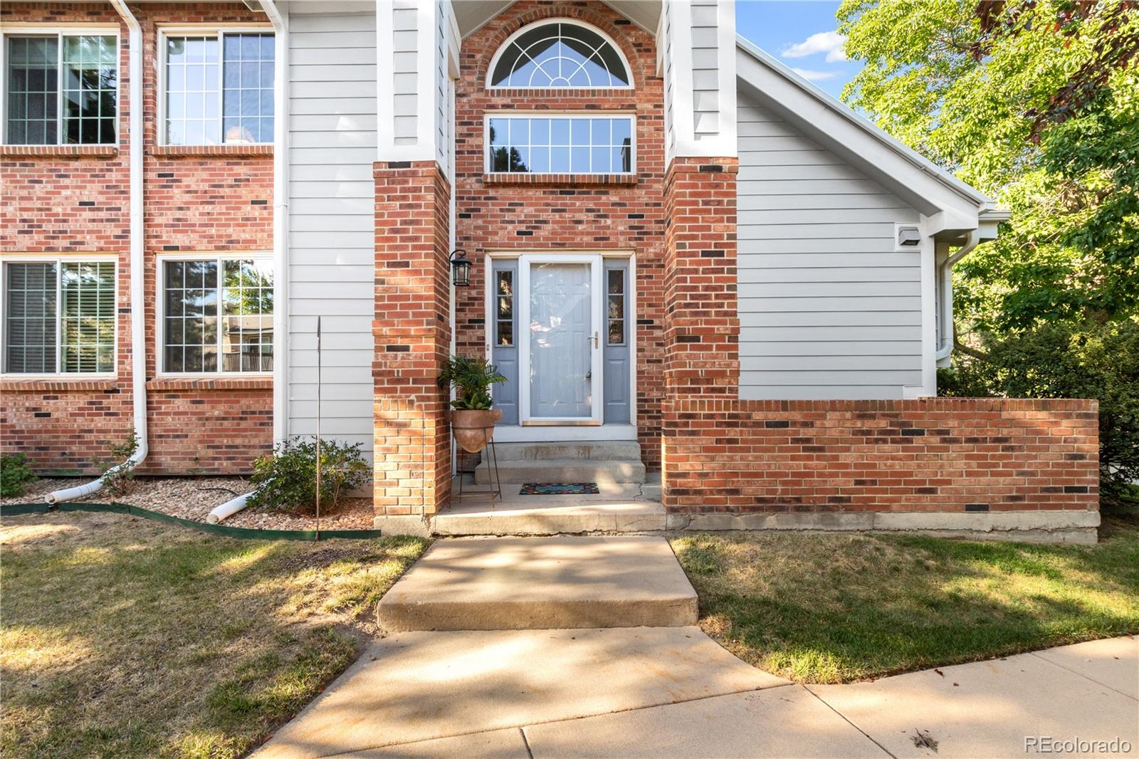 Meadow Hills Aurora Condo / Townhome | MLS #: 29970103971 S Carson Street B, Aurora Beds: 2 Baths: 2 Price: $399,900