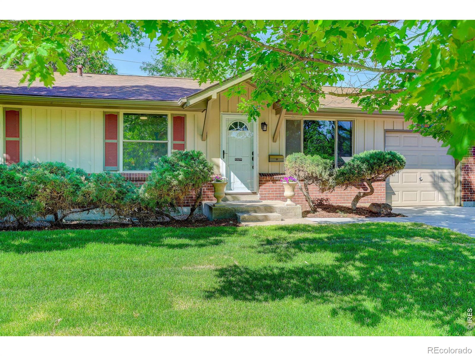 Du Denver Home | MLS #: 45678910617941431 S Magnolia Way, Denver Beds: 4 Baths: 3 Price: $699,000