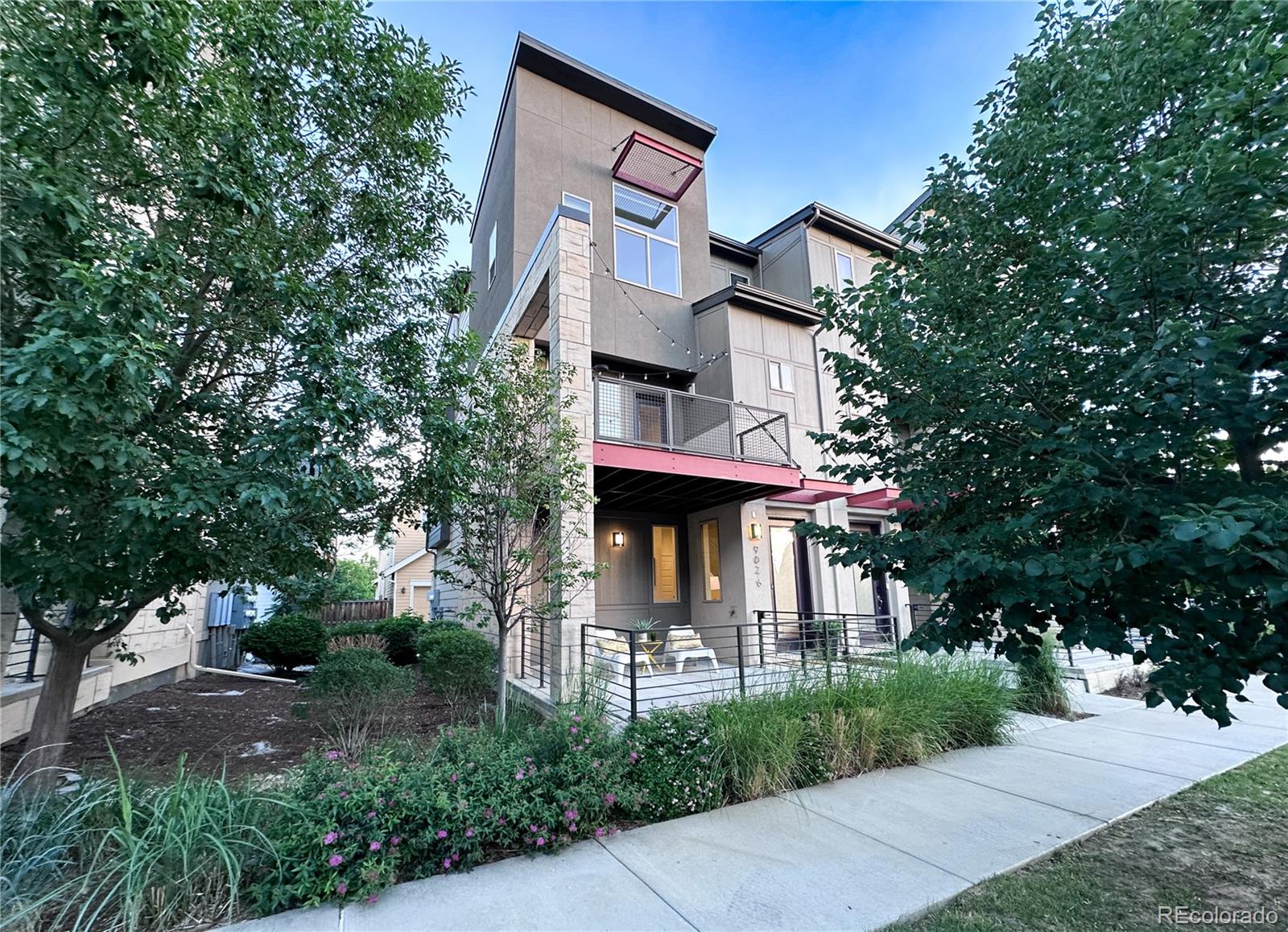 Central Park Denver Home | MLS #: 19019099026 E 52nd Avenue, Denver Beds: 2 Baths: 3 Price: $550,000