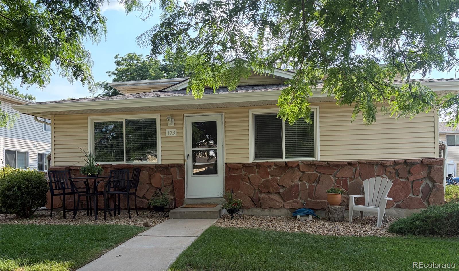 Cherry Creek Denver Condo / Townhome | MLS #: 54385619195 E Lehigh Avenue 173, Denver Beds: 2 Baths: 1 Price: $279,000