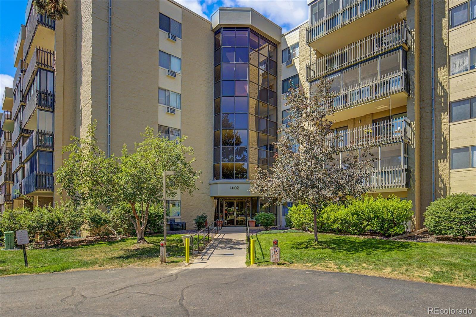 Heather Gardens Aurora Condo / Townhome | MLS #: 495675914102 E Linvale  610, Aurora Beds: 2 Baths: 2 Price: $345,000