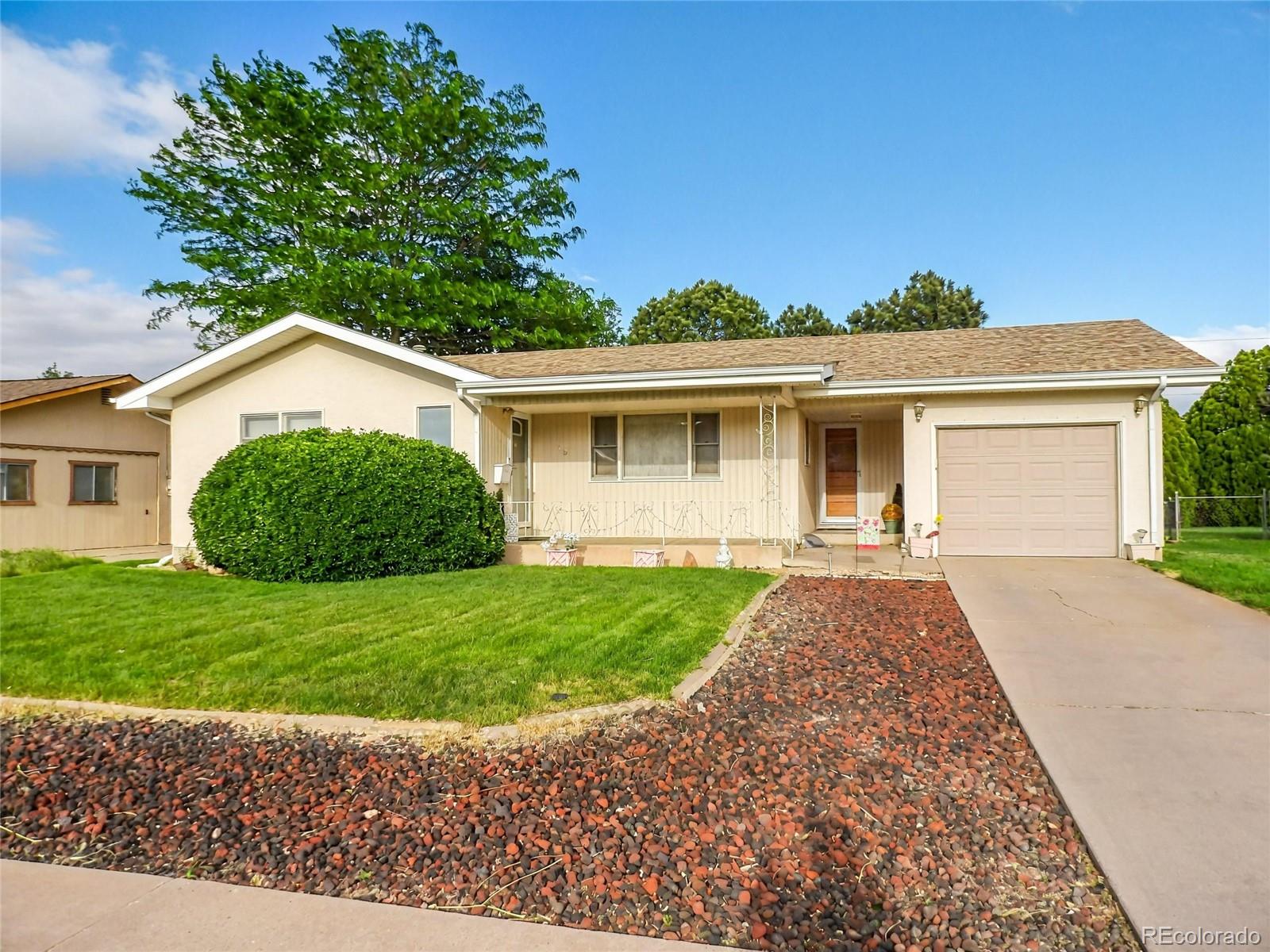  Pueblo Home | MLS #: 421330910  Oxford Street, Pueblo Beds: 3 Baths: 2 Price: $307,000