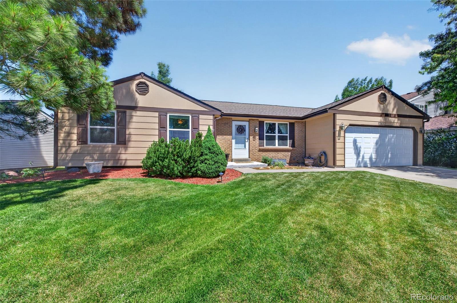  Aurora Home | MLS #: 239536317423 E Prentice Circle, Aurora Beds: 5 Baths: 2 Price: $520,000