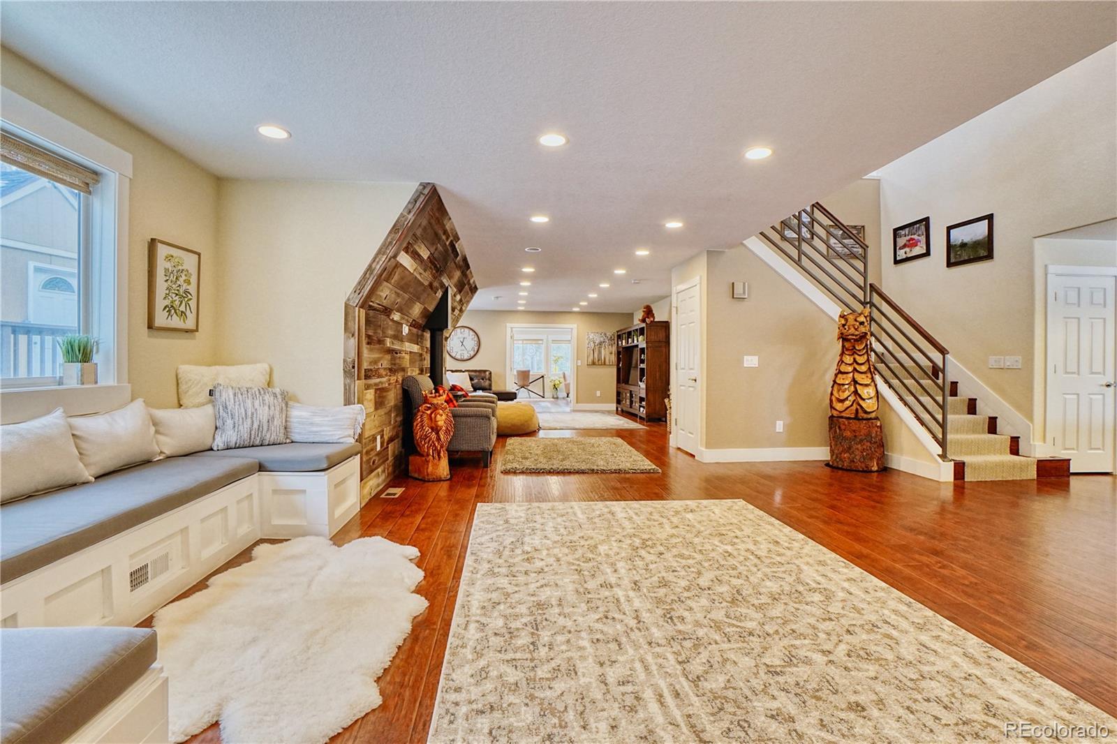 black hawk&nbsp; House Search Picture