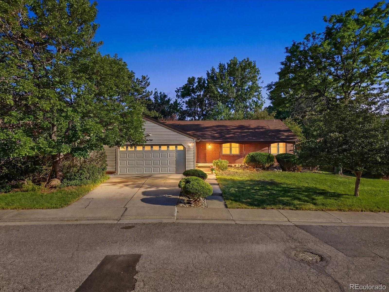  Aurora Home | MLS #: 898813916636 E Rice Circle, Aurora Beds: 4 Baths: 3 Price: $550,000