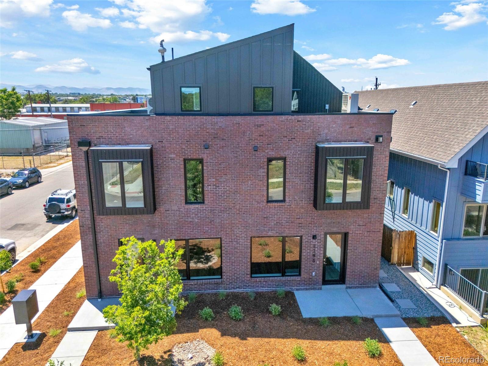  Denver Condo / Townhome | MLS #: 18329722197 S Cherokee Street , Denver Beds: 2 Baths: 3 Price: $680,000