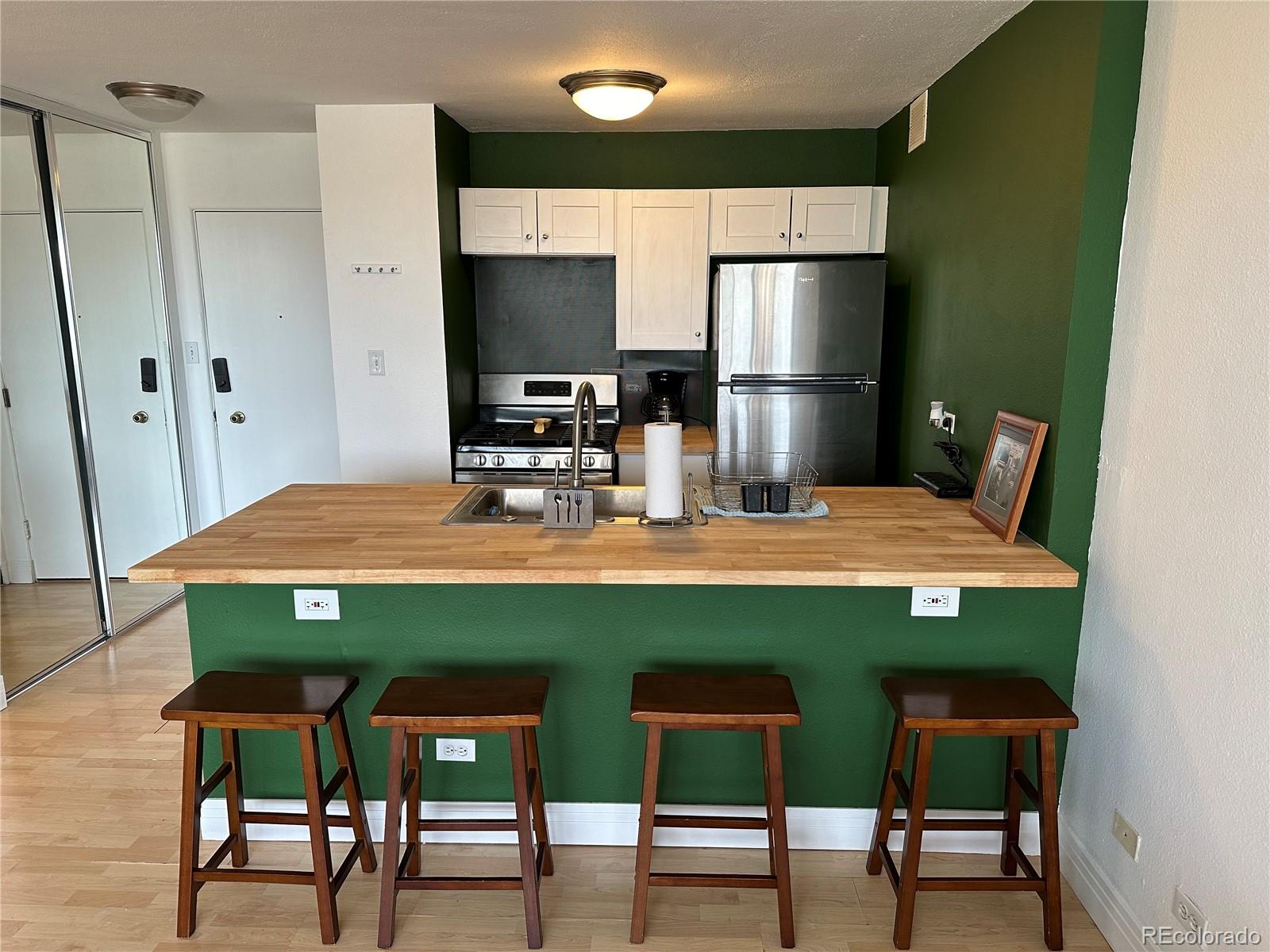 Capitol Hill Denver Condo / Townhome | MLS #: 20422871196 N Grant Street 507, Denver Beds: 1 Baths: 1 Price: $225,000