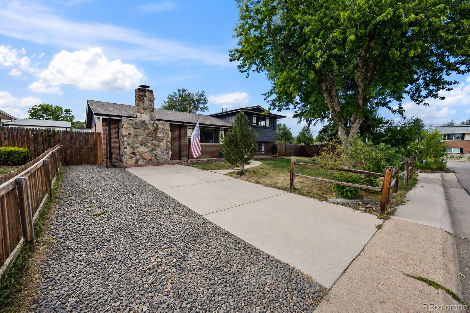 Cloverdale Lakewood Home | MLS #: 44158871505 S Endicott Street, Lakewood Beds: 4 Baths: 2 Price: $525,000