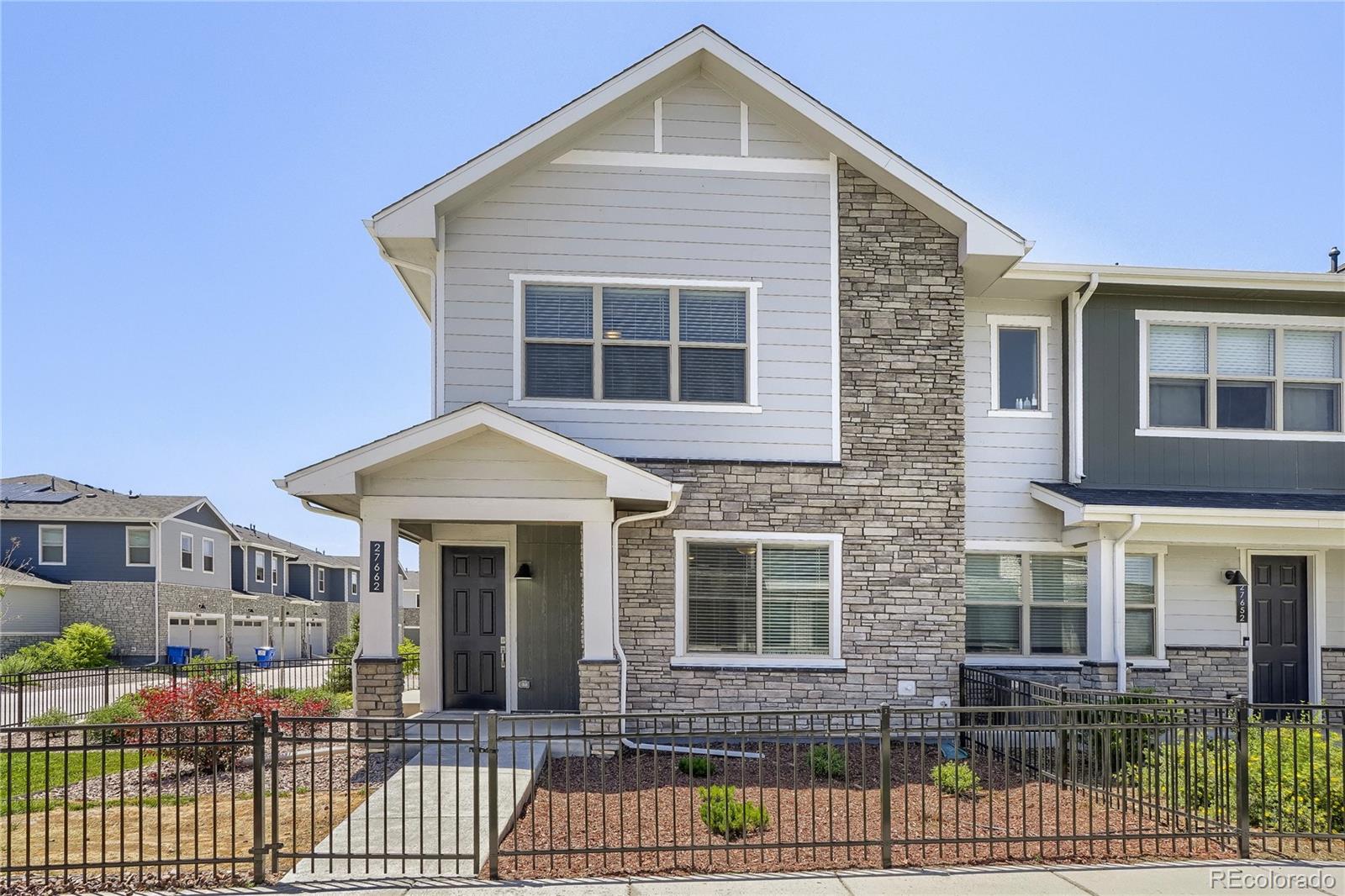  Aurora Home | MLS #: 425364527662 E 1st Avenue, Aurora Beds: 3 Baths: 3 Price: $450,000