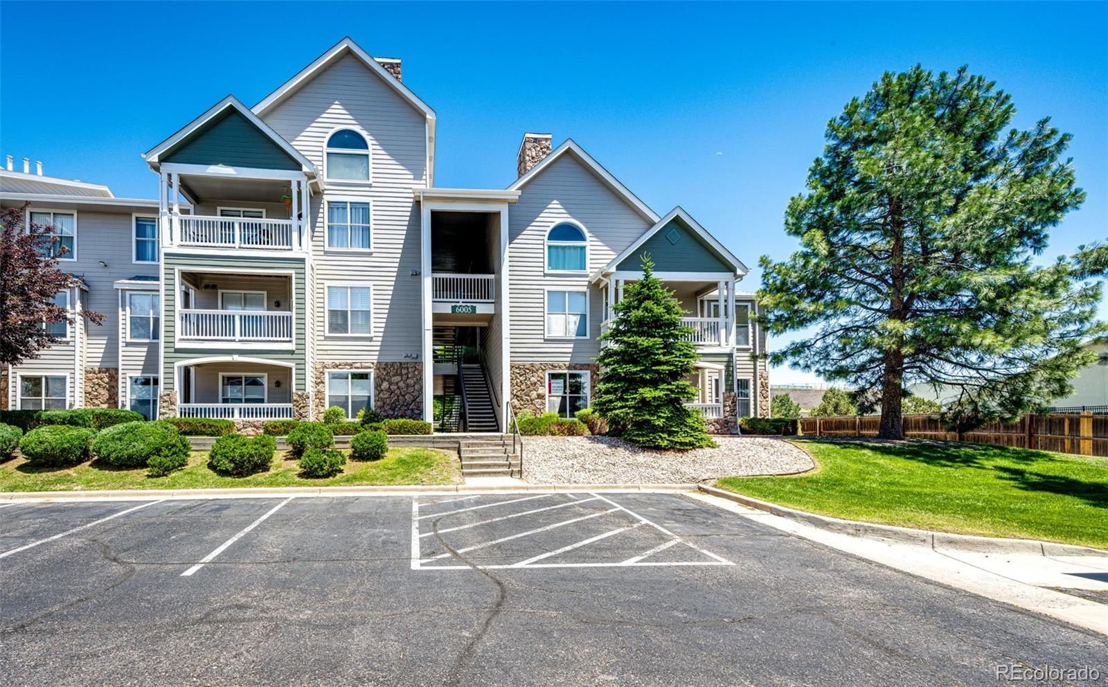  Castle Rock Condo / Townhome | MLS #: 64496866005 W Castlegate Drive B18, Castle Rock Beds: 2 Baths: 1 Price: $345,000