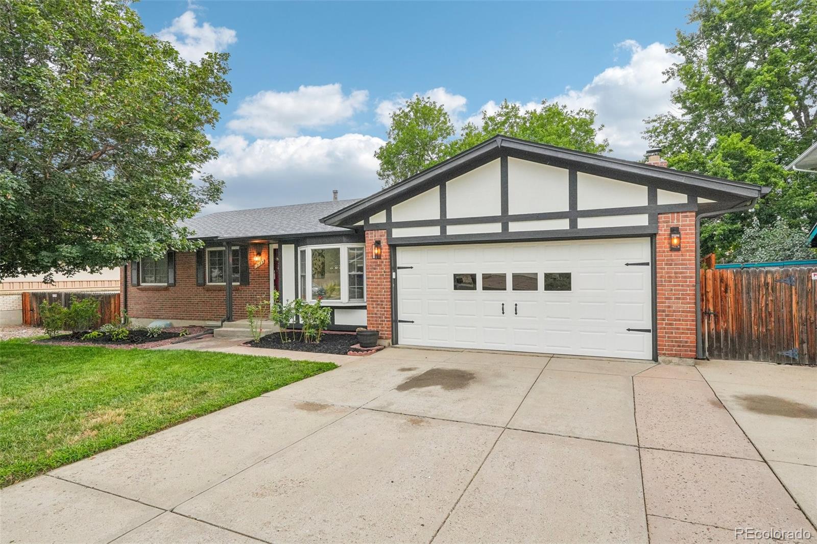 aurora&nbsp; House Search Picture
