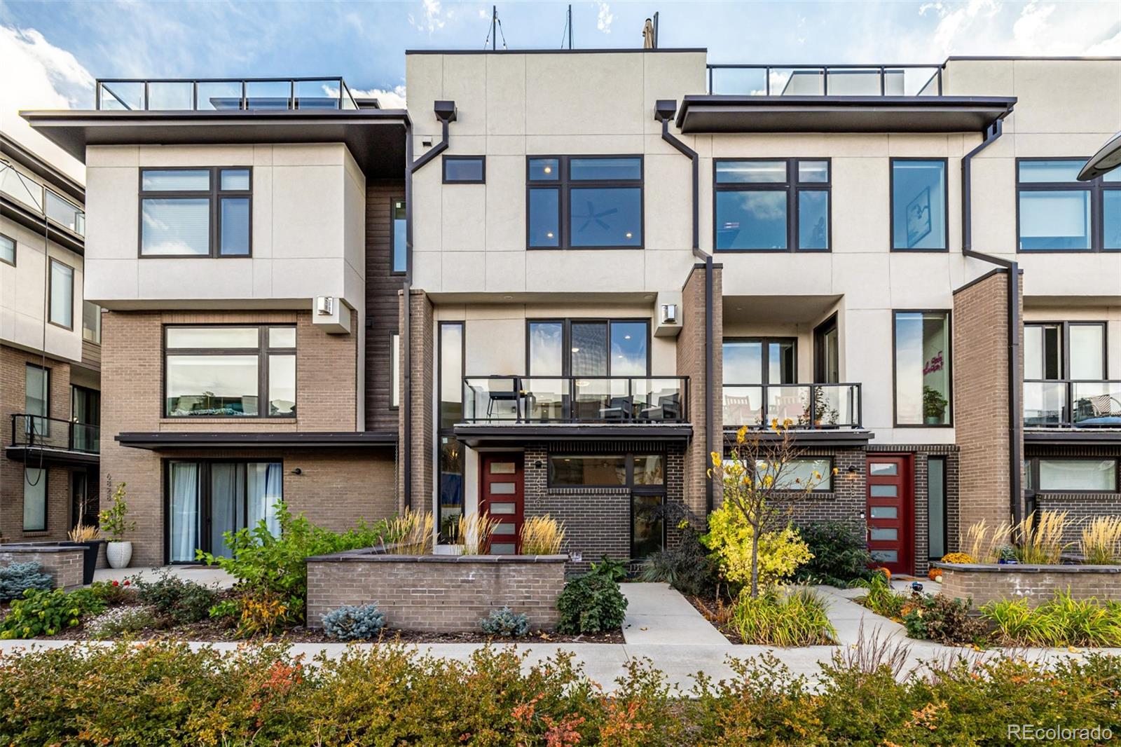  Denver Home | MLS #: 74026116820 E Lowry Boulevard, Denver Beds: 3 Baths: 4 Price: $949,000