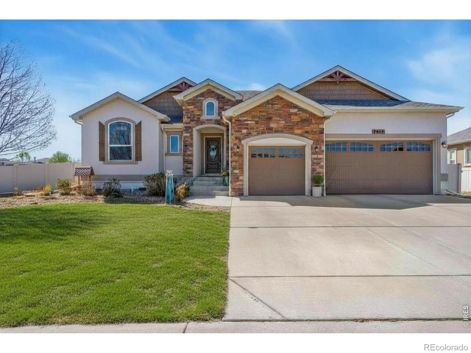 Fossil Ridge Windsor Home | MLS #: 45678910625777419  Ladbroke Drive, Windsor Beds: 5 Baths: 4 Price: $825,000