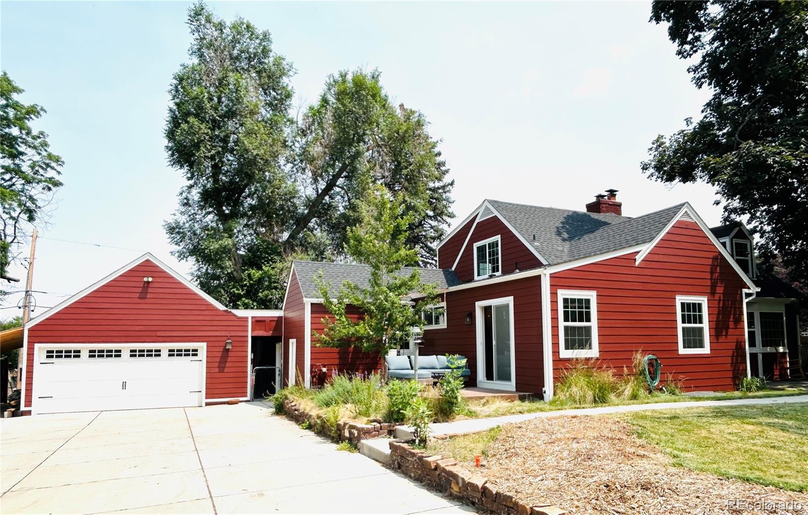  Denver Home | MLS #: 839640913  Lakewood Heights Drive, Denver Beds: 4 Baths: 4 Price: $995,000