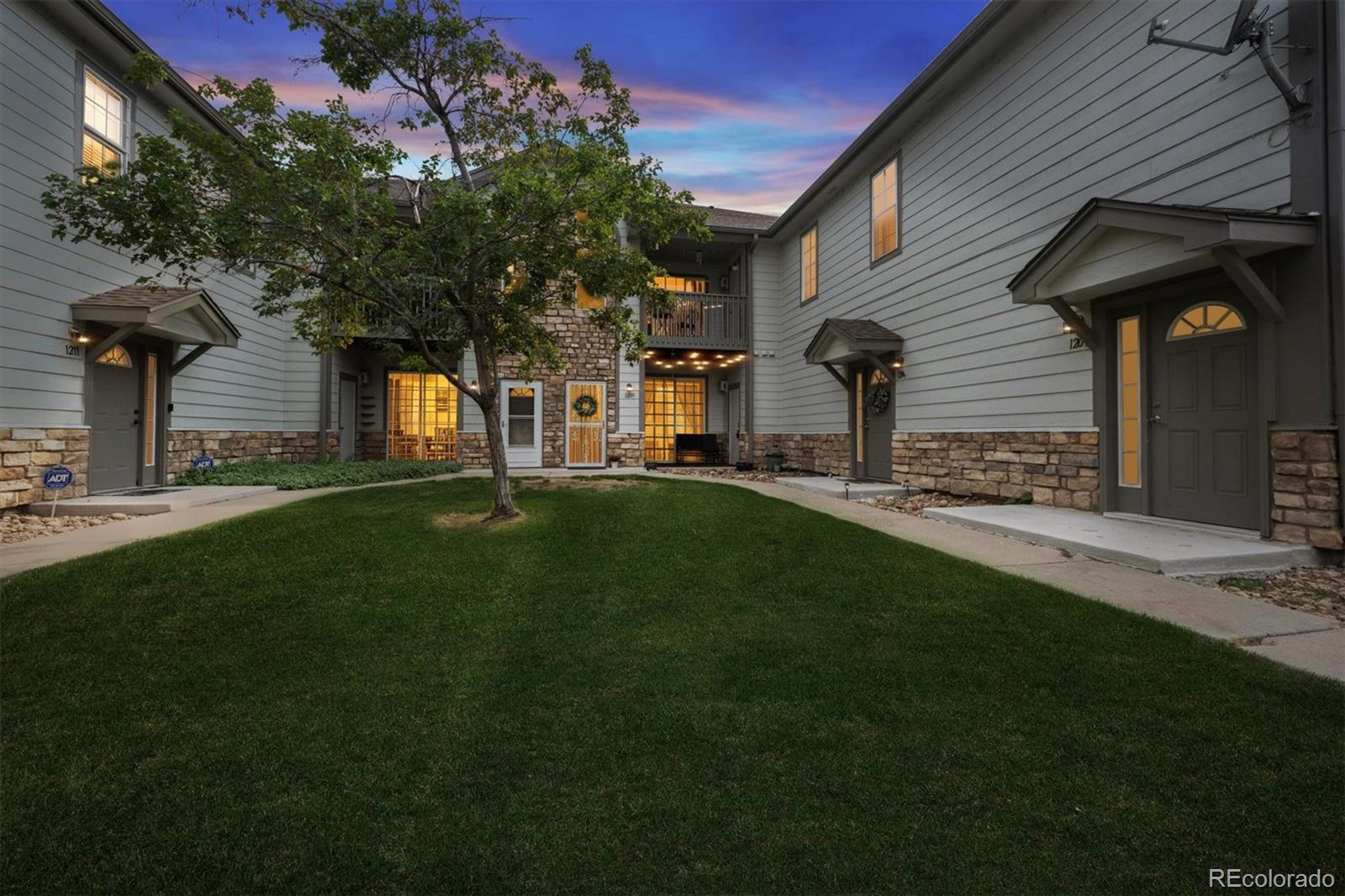  Denver Condo / Townhome | MLS #: 27501023261 E 103rd Place 1209, Denver Beds: 2 Baths: 2 Price: $312,000