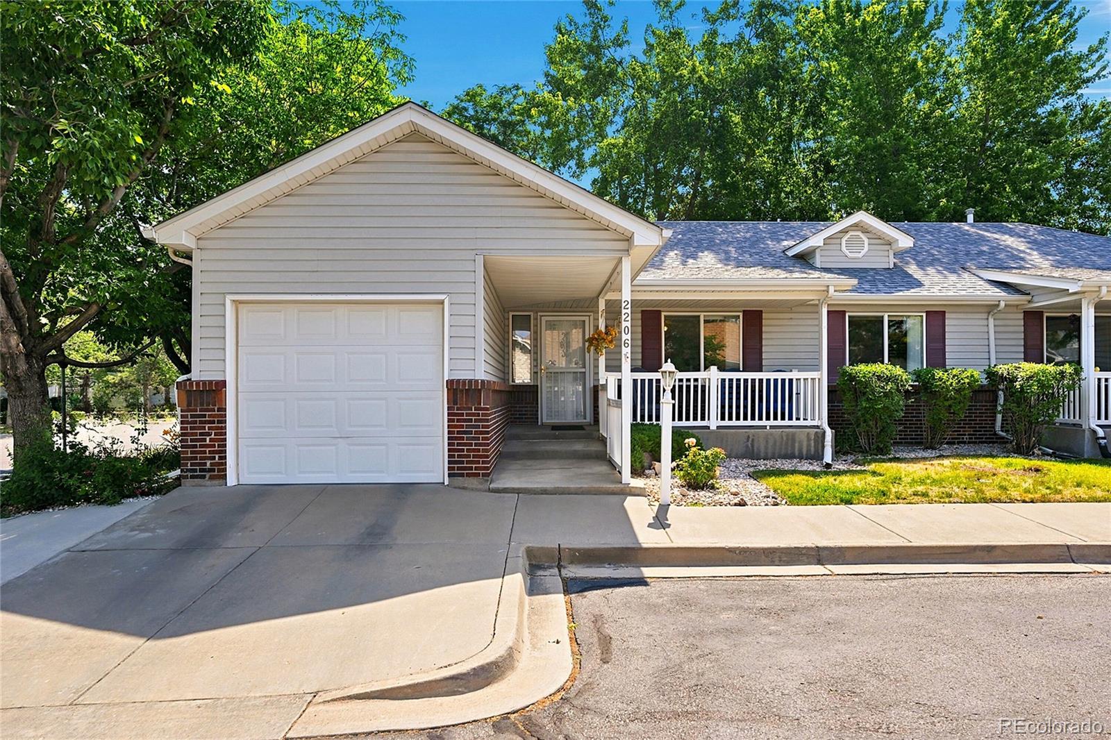  Aurora Home | MLS #: 61208912206 S Iola Street, Aurora Beds: 3 Baths: 2 Price: $335,000