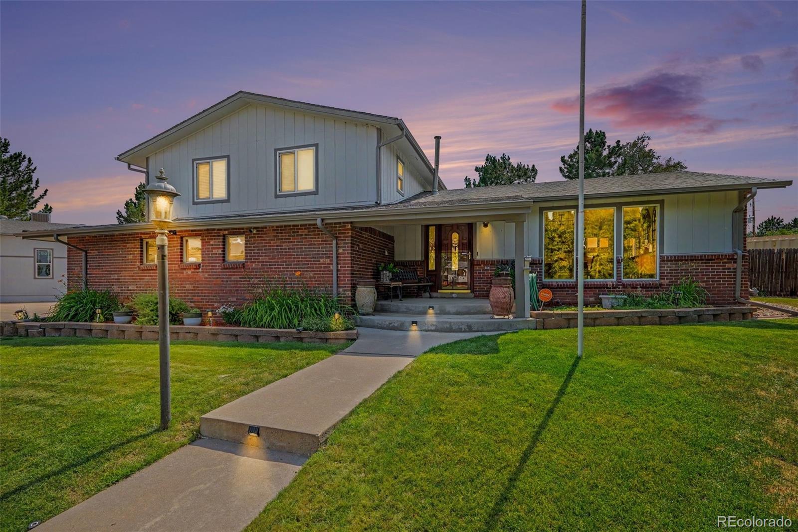  Littleton Home | MLS #: 55159308143 S Otis Court, Littleton Beds: 4 Baths: 3 Price: $1,200,000