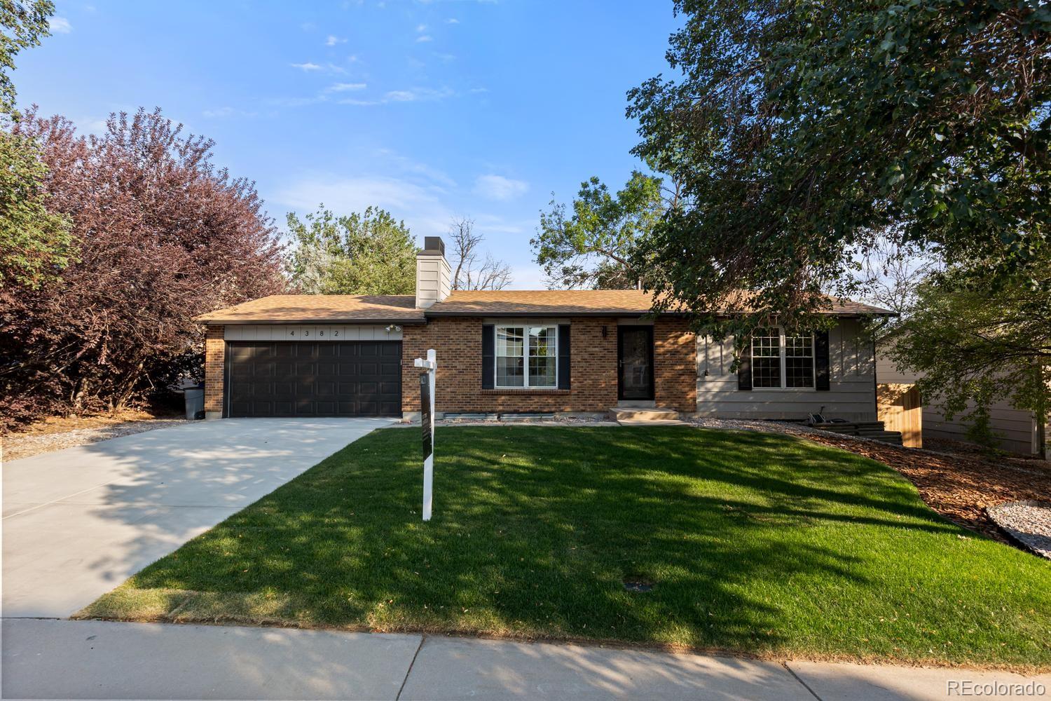  Aurora Home | MLS #: 18475484382 S Ceylon Way, Aurora Beds: 4 Baths: 2 Price: $515,000
