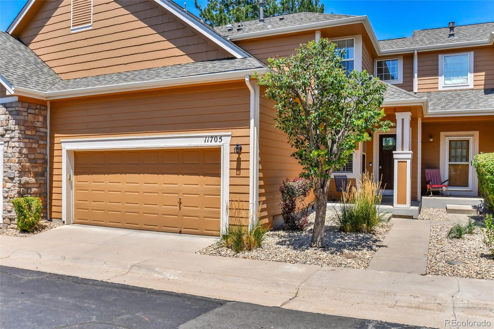  Morrison Home | MLS #: 741093711705 W Stanford Lane, Morrison Beds: 2 Baths: 3 Price: $460,000