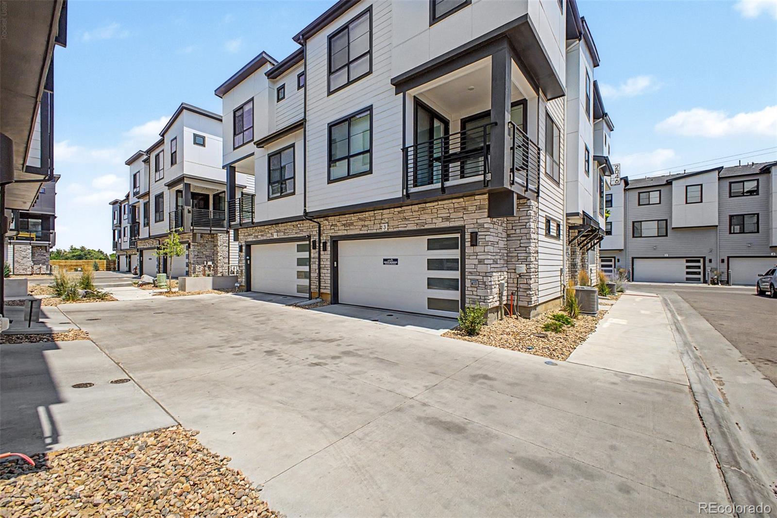 Virginia Village Denver Home | MLS #: 41507982046 S Holly Street, Denver Beds: 2 Baths: 3 Price: $575,000