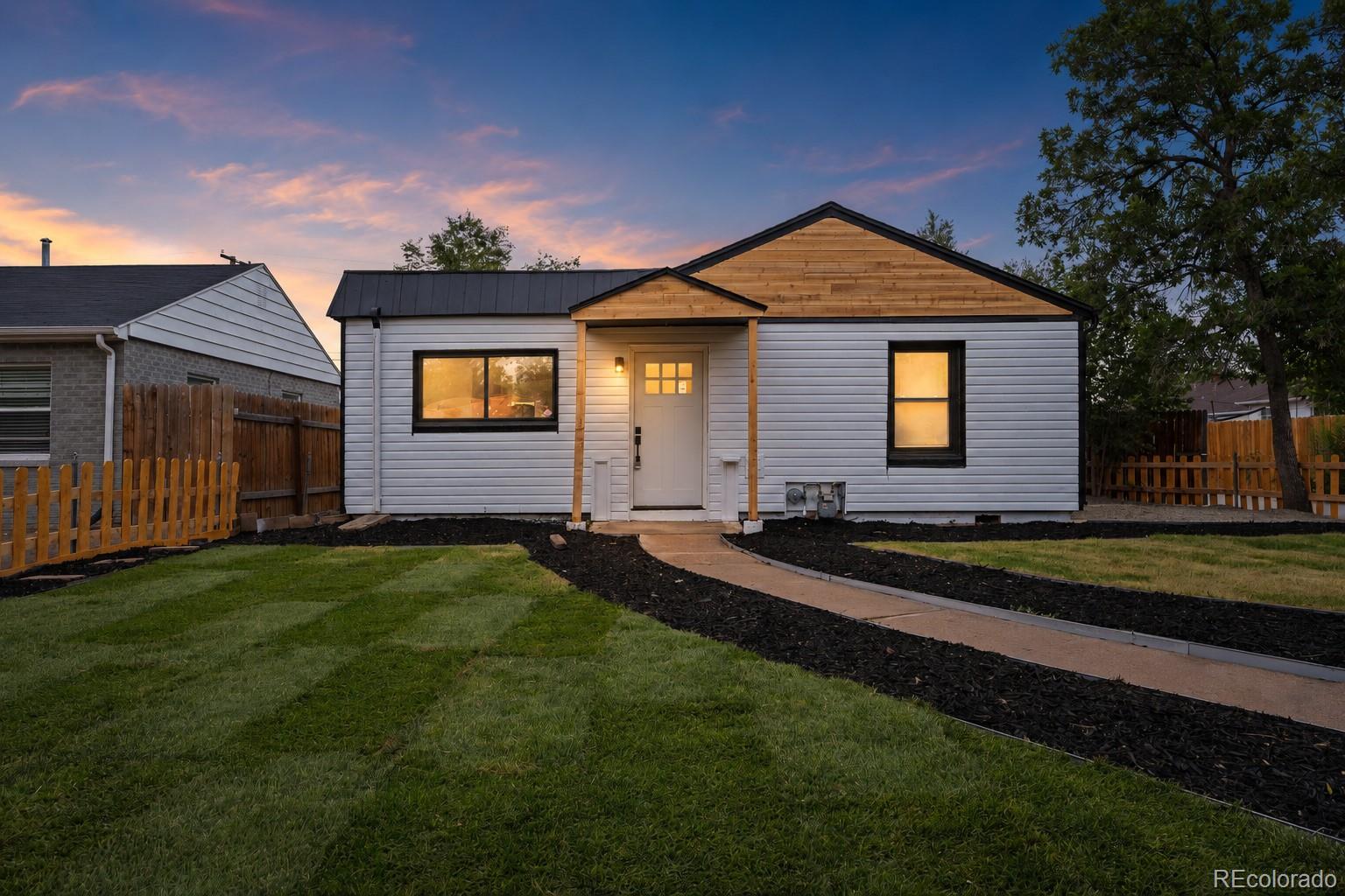 aurora&nbsp; House Search Picture