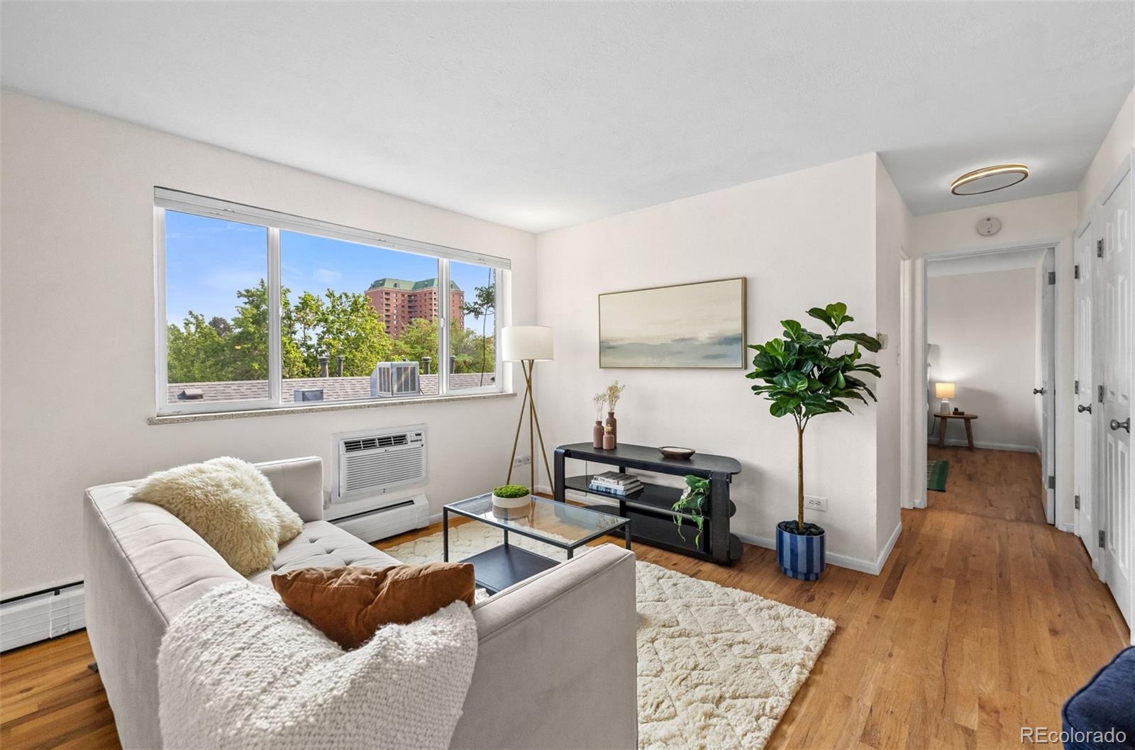 Washington Denver Condo / Townhome | MLS #: 292987821 N Washington Street 304, Denver Beds: 1 Baths: 1 Price: $230,000