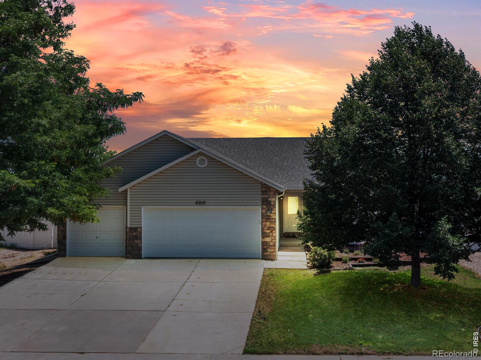 6912  Carlyle Lane, wellington&nbsp; House Search MLS Picture