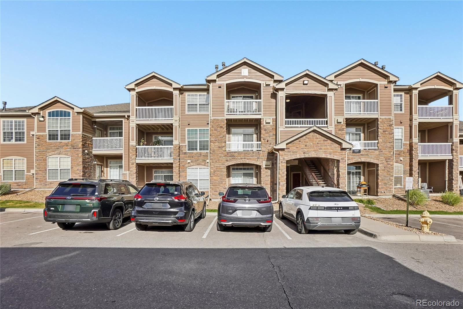 Windmill Creek Englewood Condo / Townhome | MLS #: 61703067440 S Blackhawk Street 11-203, Englewood Beds: 2 Baths: 2 Price: $325,000