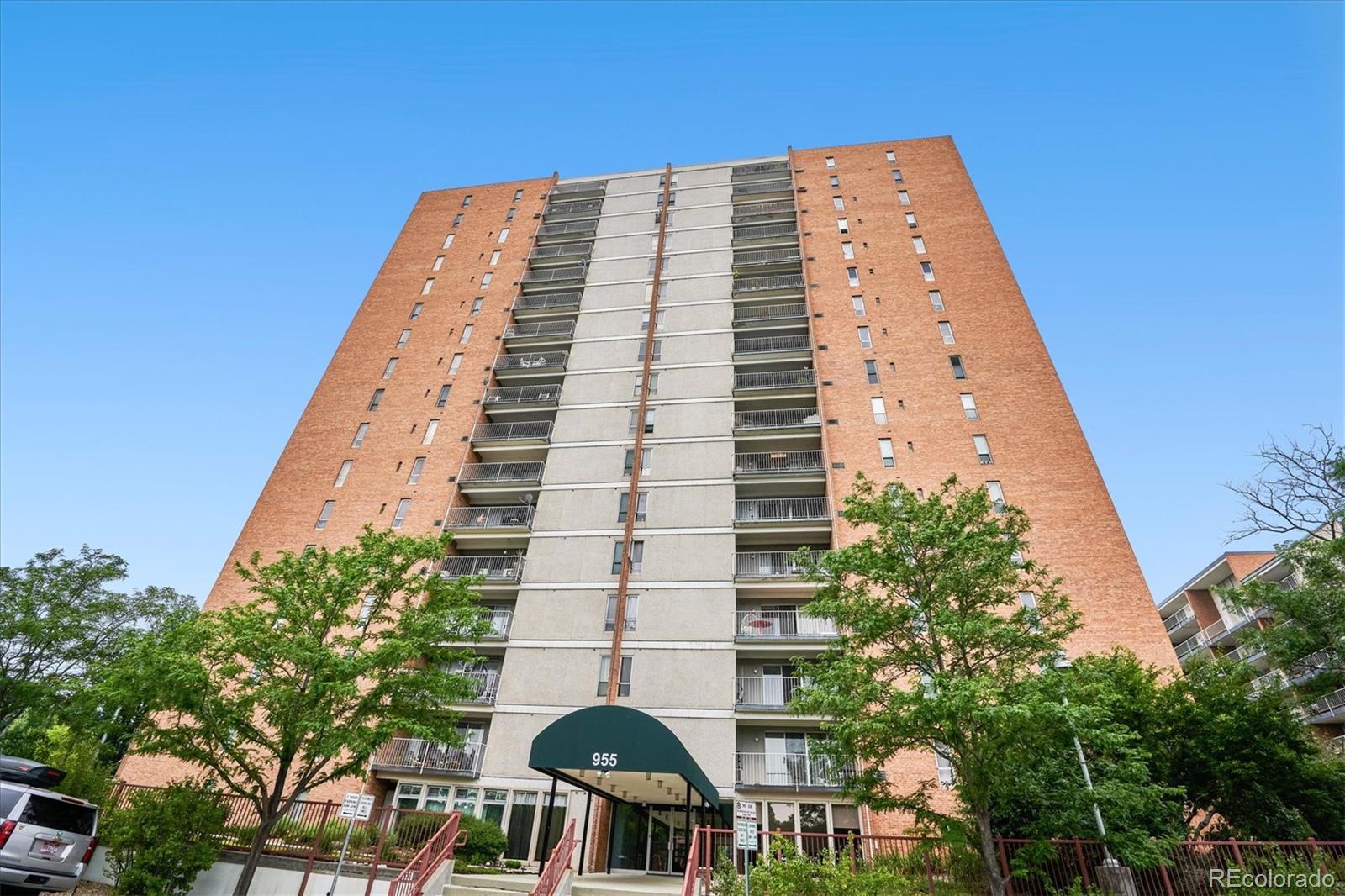 Hale Denver Condo / Townhome | MLS #: 6667809955  Eudora Street 808E, Denver Beds: 2 Baths: 2 Price: $325,000