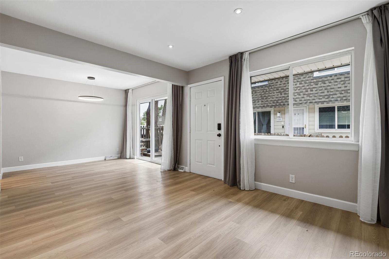 Park Monaco Denver Condo / Townhome | MLS #: 15467981145 S Oneida Street D, Denver Beds: 3 Baths: 3 Price: $320,000