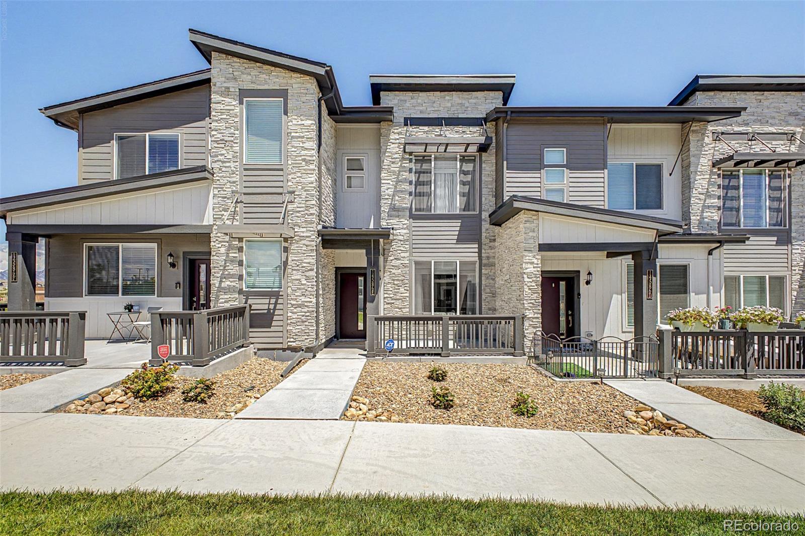Villages Arvada Condo / Townhome | MLS #: 661645714586 W 91st Avenue E, Arvada Beds: 2 Baths: 2 Price: $424,900