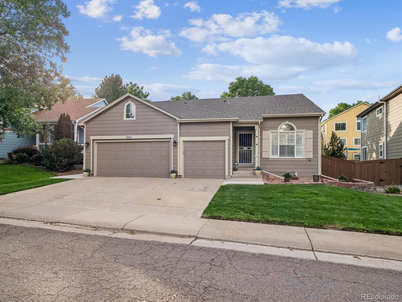  Highlands Ranch Home | MLS #: 56469289669  Sydney Lane, Highlands Ranch Beds: 4 Baths: 2 Price: $725,000