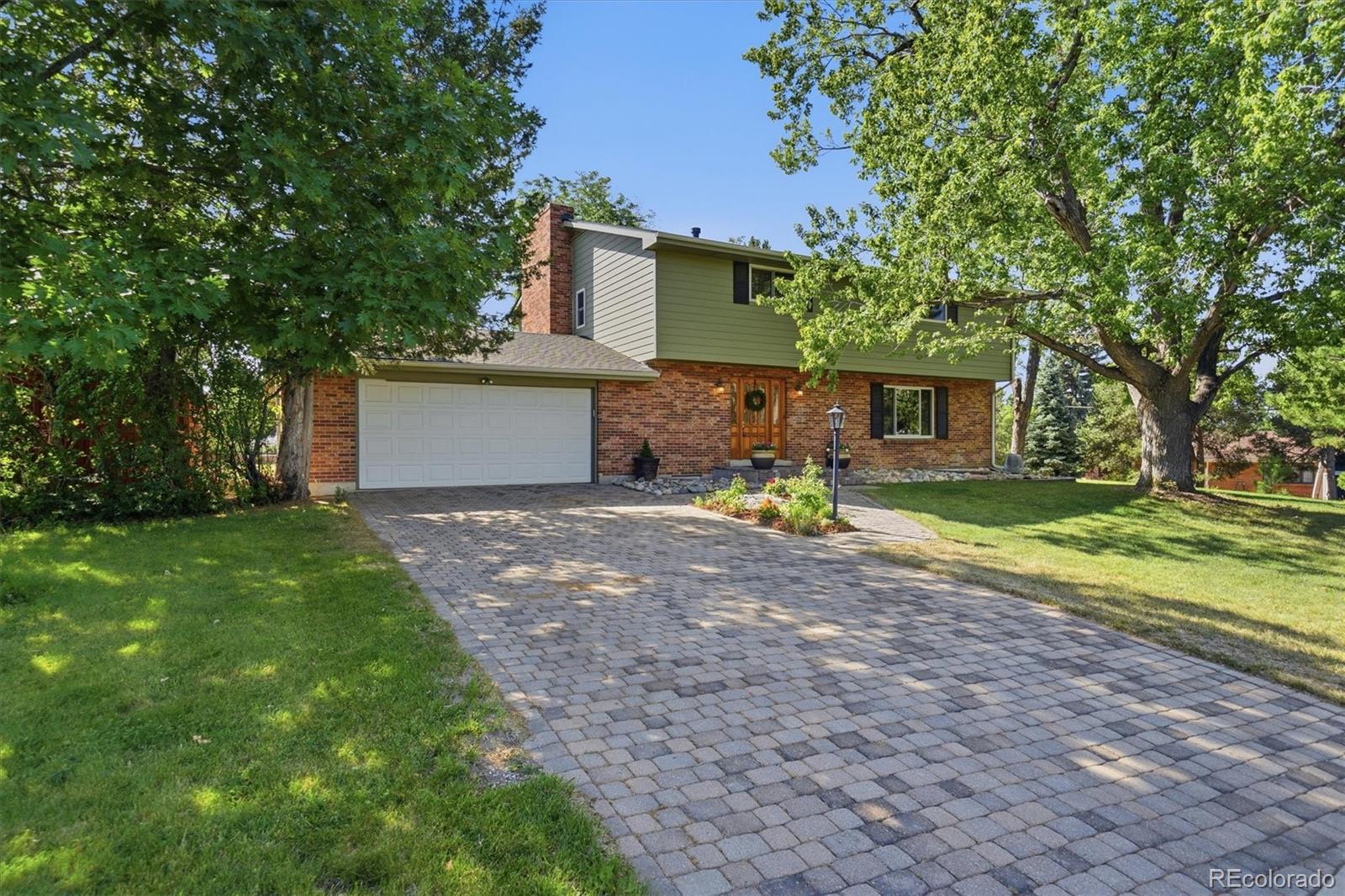 Southglenn Centennial Home | MLS #: 48985441186 E Davies Court, Centennial Beds: 6 Baths: 4 Price: $850,000