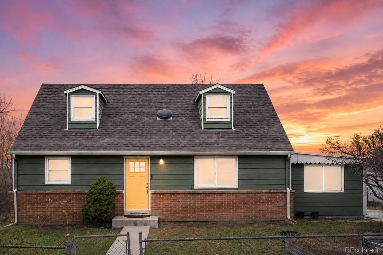  Lakewood Home | MLS #: 75626457380 W 12th Avenue, Lakewood Beds: 5 Baths: 2 Price: $570,000