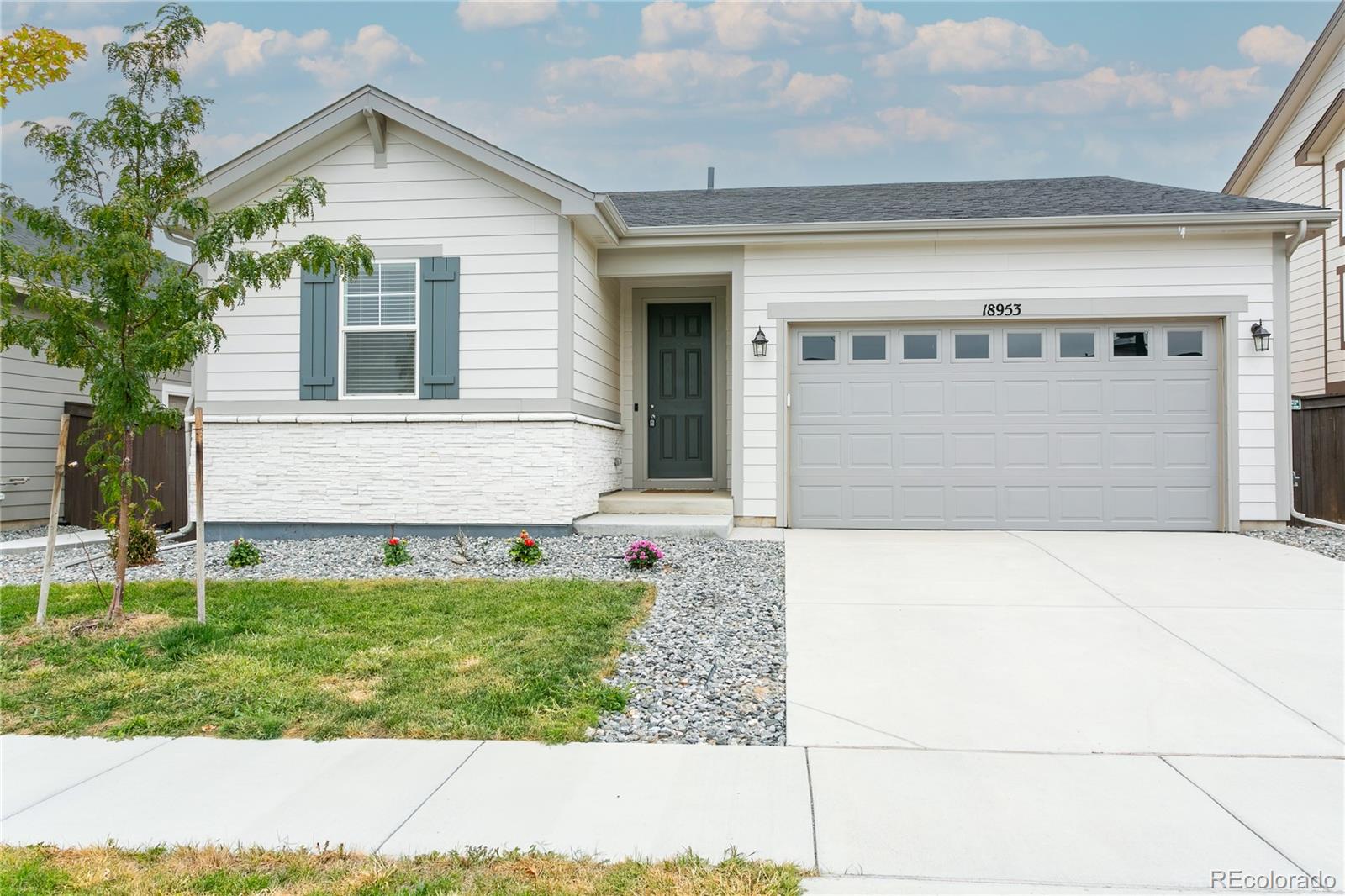  Commerce City Home | MLS #: 412272318953 E 97th Avenue, Commerce City Beds: 3 Baths: 2 Price: $485,000
