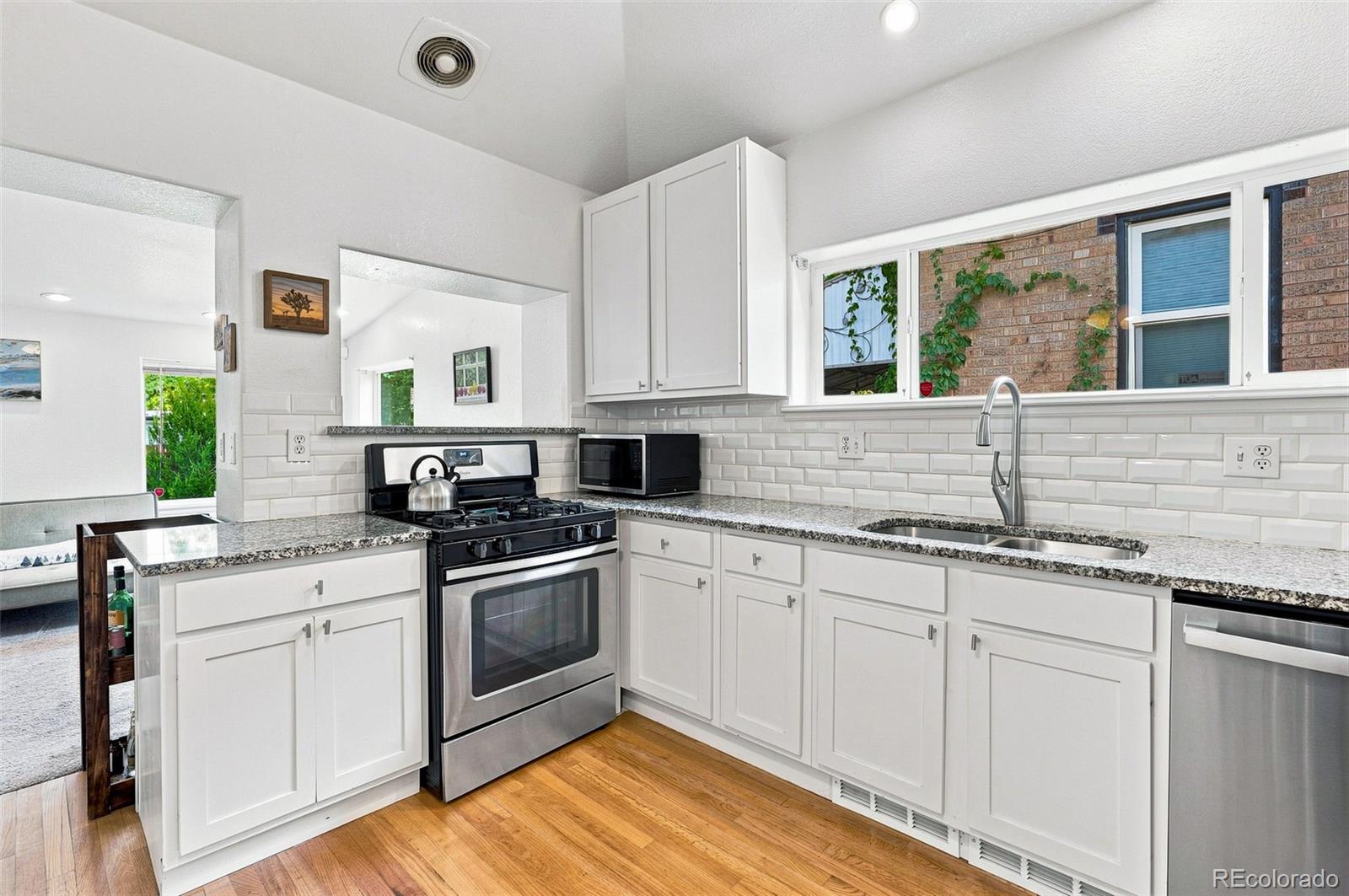 1028  Jackson Street, denver&nbsp; House Search MLS Picture