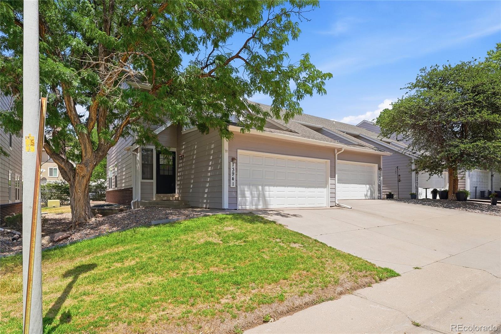 Pier Point Aurora Home | MLS #: 557503113941 E Oxford Place, Aurora Beds: 2 Baths: 3 Price: $319,000
