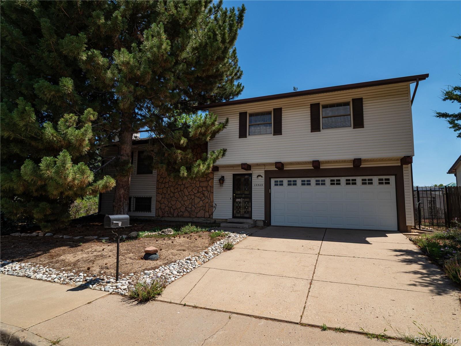 Mission Viejo Aurora Home | MLS #: 321120015303 E Nassau Drive, Aurora Beds: 4 Baths: 3 Price: $430,000