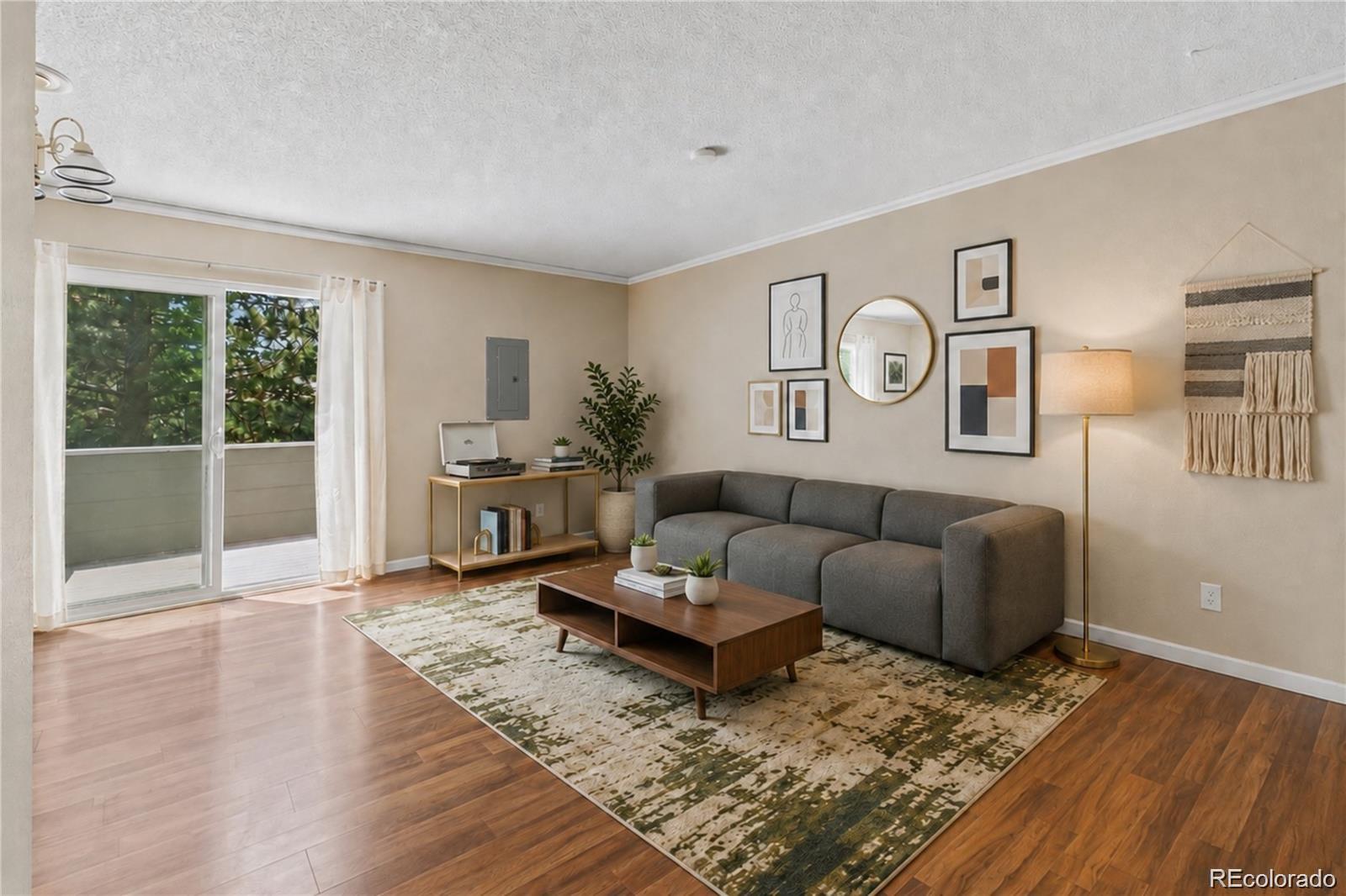  Aurora Condo / Townhome | MLS #: 559609812170 E Kepner Place , Aurora Beds: 2 Baths: 1 Price: $200,000